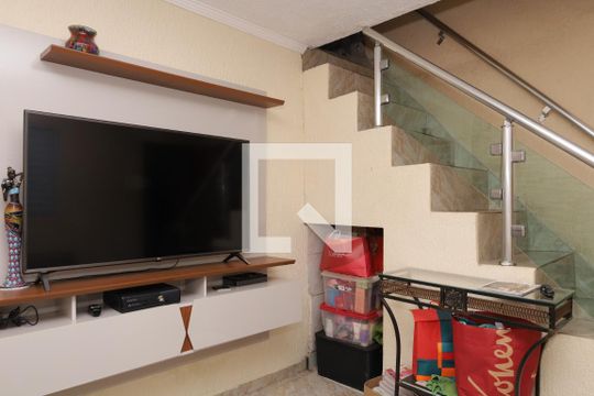 Sala de casa à venda com 3 quartos, 27m² em Conjunto Residencial José Bonifácio, São Paulo