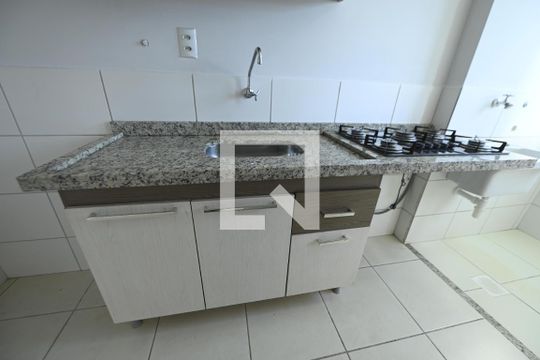 Cozinha de apartamento para alugar com 2 quartos, 54m² em Parque Oeste Industrial, Goiânia