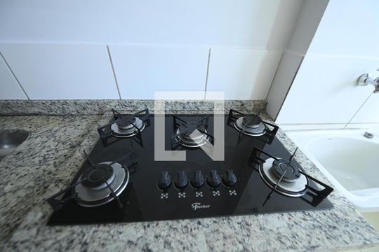 Cozinha de apartamento para alugar com 2 quartos, 54m² em Parque Oeste Industrial, Goiânia
