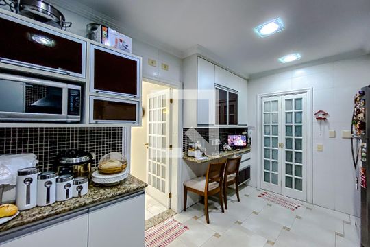 Cozinha de apartamento à venda com 4 quartos, 241m² em Tatuapé, São Paulo