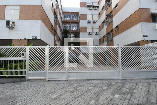 Fachada de apartamento para alugar com 3 quartos, 80m² em Jardim São Miguel, Guarujá