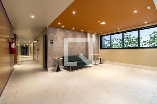 Hall de Entrada de apartamento para alugar com 2 quartos, 56m² em Aclimação, São Paulo