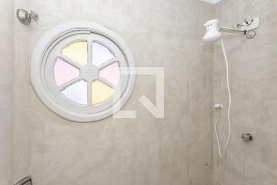 Suíte 1 de casa para alugar com 3 quartos, 270m² em Vila Liviero, São Paulo
