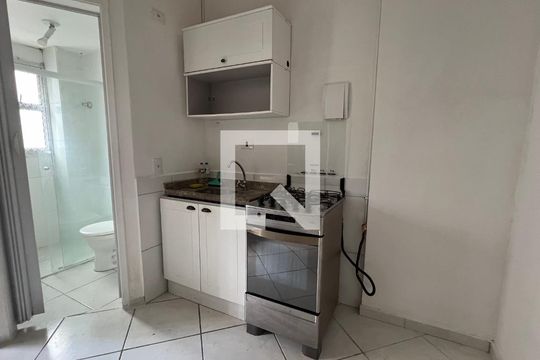 Cozinha de kitnet/studio para alugar com 1 quarto, 33m² em Bela Vista, São Paulo