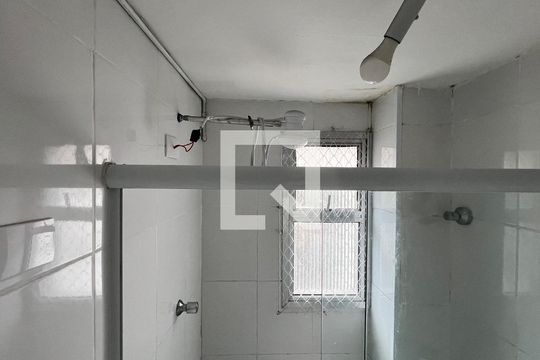 Banheiro de kitnet/studio para alugar com 1 quarto, 33m² em Bela Vista, São Paulo