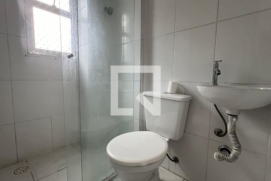 Banheiro de kitnet/studio para alugar com 1 quarto, 33m² em Bela Vista, São Paulo