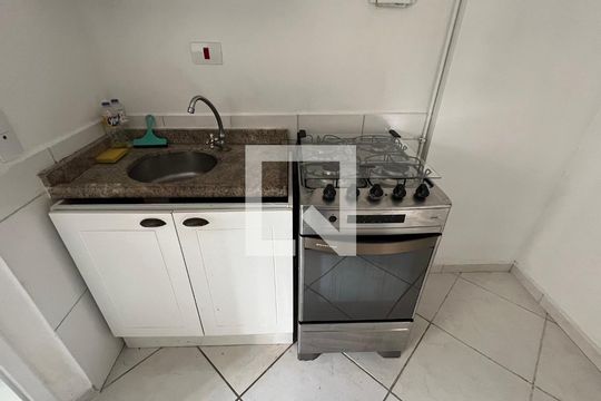 Cozinha de kitnet/studio para alugar com 1 quarto, 33m² em Bela Vista, São Paulo