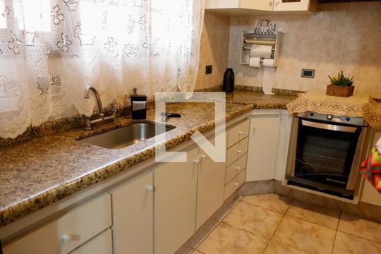 Cozinha de casa à venda com 4 quartos, 475m² em City Bussocaba, Osasco
