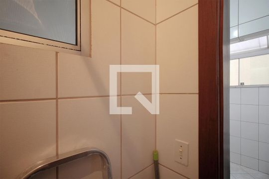 Banheiro de serviço de apartamento à venda com 4 quartos, 150m² em Ipiranga, Belo Horizonte