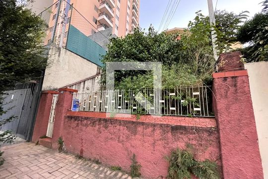 Fachada de casa à venda com 3 quartos, 300m² em Vila Ipojuca, São Paulo