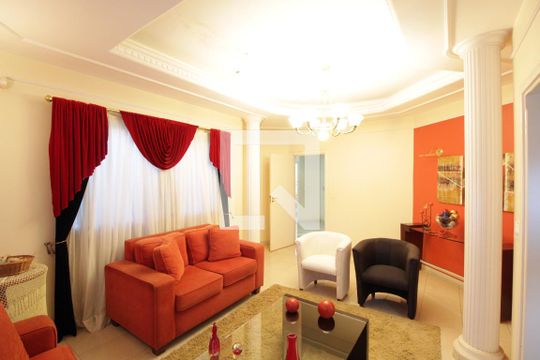 Sala 1 de casa para alugar com 5 quartos, 370m² em Umuarama, Uberlândia