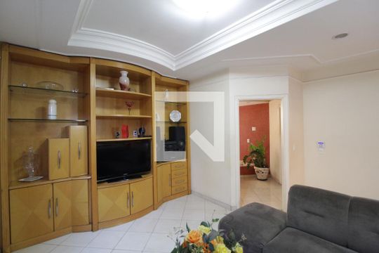 Sala de TV de casa para alugar com 5 quartos, 370m² em Umuarama, Uberlândia