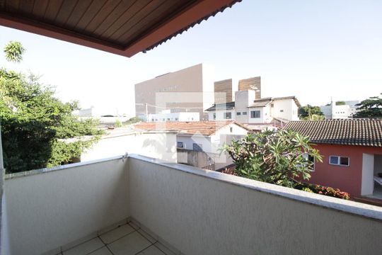 Vista do Quarto 2 de casa para alugar com 5 quartos, 370m² em Umuarama, Uberlândia