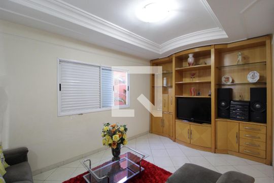 Sala de TV de casa para alugar com 5 quartos, 370m² em Umuarama, Uberlândia