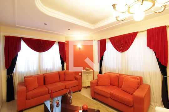 Sala 1 de casa para alugar com 5 quartos, 370m² em Umuarama, Uberlândia