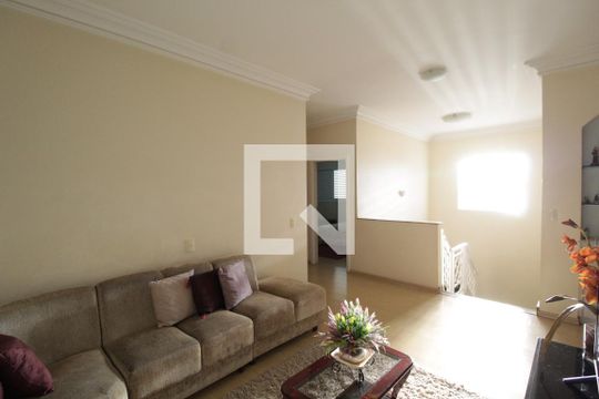 Sala 2 de casa para alugar com 5 quartos, 370m² em Umuarama, Uberlândia