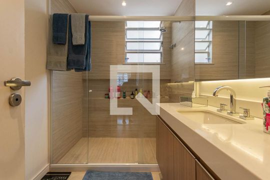 Banheiro Suíte de apartamento à venda com 3 quartos, 143m² em Tijuca, Rio de Janeiro