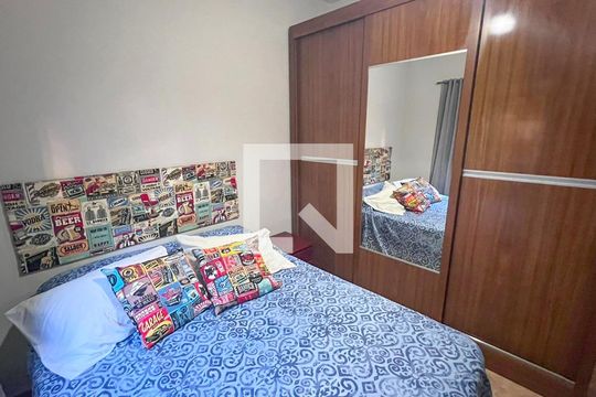 Quarto 3 de casa à venda com 3 quartos, 190m² em Carlos Prates, Belo Horizonte