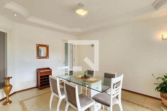 Sala de Jantar de casa de condomínio para alugar com 4 quartos, 700m² em Residencial Morada dos Lagos, Barueri