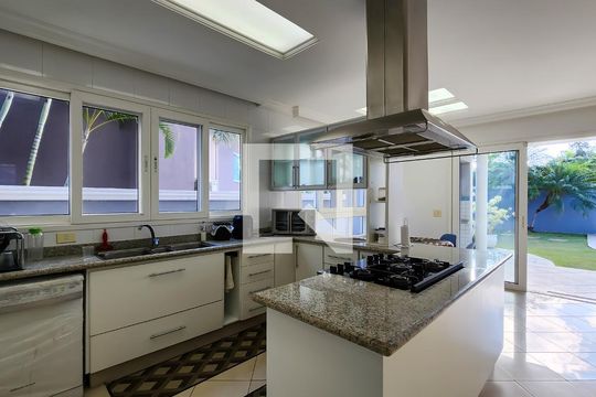 Cozinha de casa de condomínio para alugar com 4 quartos, 700m² em Residencial Morada dos Lagos, Barueri