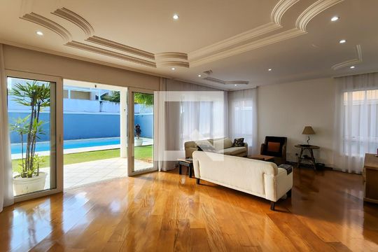 Casa de Condomínio para alugar com 4 quartos, 700m² em Residencial Morada dos Lagos, Barueri