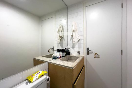 Banheiro de kitnet/studio à venda com 1 quarto, 35m² em Cambuci, São Paulo
