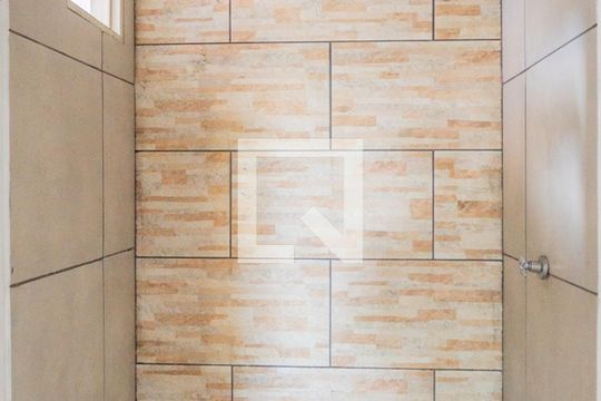 Banheiro de casa para alugar com 1 quarto, 50m² em Campo Novo, Porto Alegre