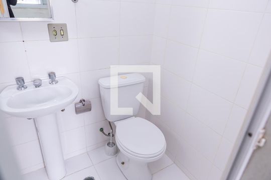 Banheiro do Quarto 3 de apartamento para alugar com 3 quartos, 70m² em Jardim Arize, São Paulo