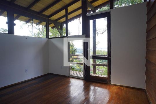Quarto 1 de casa para alugar com 4 quartos, 180m² em Lagoa da Conceição, Florianópolis