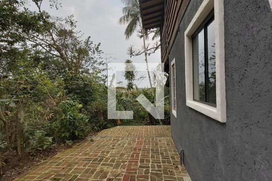 Pátio de casa para alugar com 4 quartos, 180m² em Lagoa da Conceição, Florianópolis