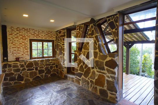Casa para alugar com 4 quartos, 180m² em Lagoa da Conceição, Florianópolis