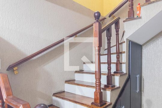 Escada de casa à venda com 4 quartos, 260m² em Jardim Itapoan, Santo André
