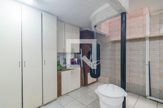 Quintal de casa à venda com 4 quartos, 260m² em Jardim Itapoan, Santo André