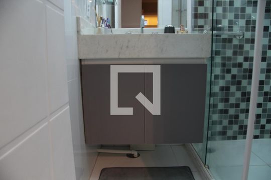 Banheiro da Suíte de apartamento à venda com 3 quartos, 100m² em Centro, Guarulhos