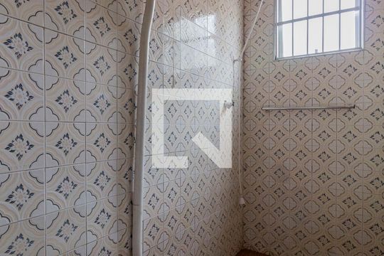 Banheiro de apartamento à venda com 2 quartos, 48m² em Conjunto Habitacional Padre Manoel da Nóbrega, São Paulo