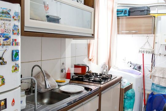 Cozinha de apartamento à venda com 2 quartos, 39m² em São Pedro, Osasco
