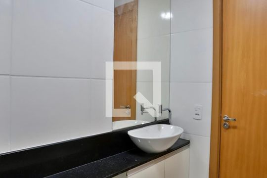 Banheiro de apartamento para alugar com 1 quarto, 24m² em Belenzinho, São Paulo