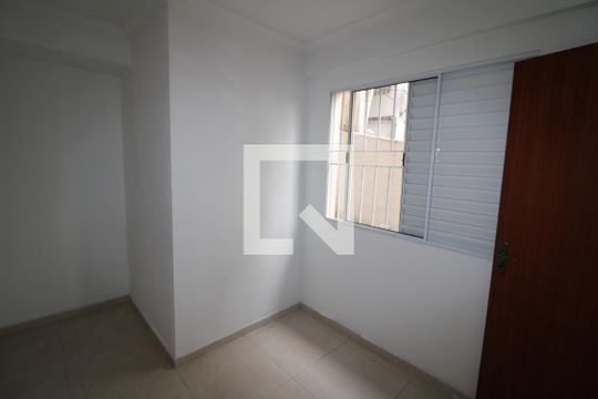 Quarto 2 de apartamento para alugar com 2 quartos, 53m² em Vila Nivi, São Paulo