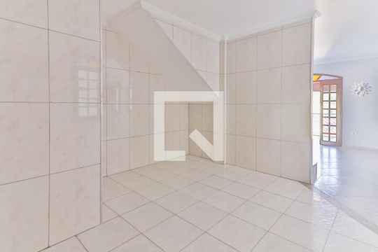 Cozinha de casa para alugar com 4 quartos, 210m² em Vila Dalva, São Paulo