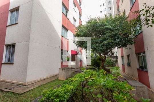 Fachada do bloco de apartamento para alugar com 2 quartos, 44m² em Conceição, Diadema