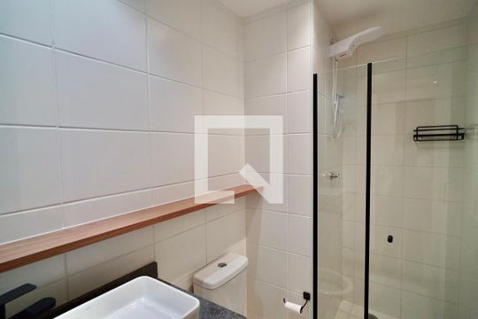 Banheiro de apartamento para alugar com 1 quarto, 34m² em Butantã, São Paulo