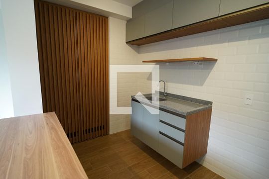 Cozinha de apartamento para alugar com 1 quarto, 34m² em Butantã, São Paulo