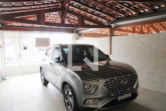 Garagem de casa à venda com 3 quartos, 150m² em Vila Tijuco, Guarulhos