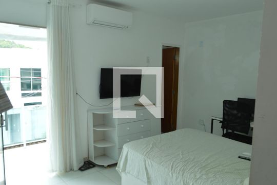 Suíte de casa de condomínio à venda com 3 quartos, 120m² em Taquara, Rio de Janeiro