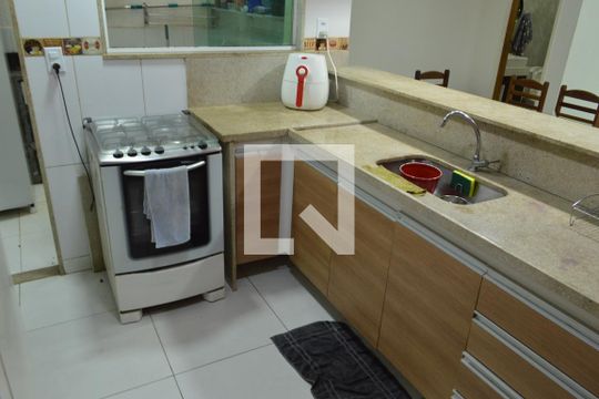 Cozinha de casa de condomínio à venda com 3 quartos, 120m² em Taquara, Rio de Janeiro
