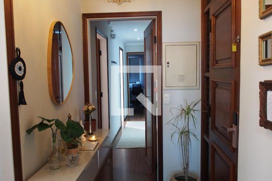 Corredor de apartamento à venda com 3 quartos, 106m² em Centro, Jundiaí
