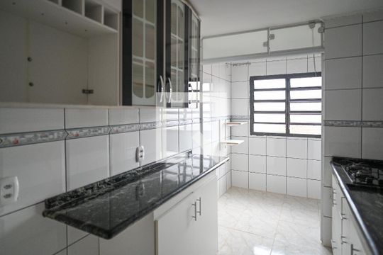 Cozinha de apartamento para alugar com 2 quartos, 48m² em Jardim Vergueiro (sacoma), São Paulo