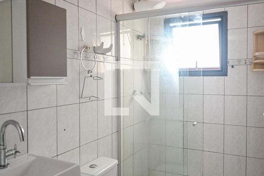 Banheiro  de apartamento para alugar com 2 quartos, 48m² em Jardim Vergueiro (sacoma), São Paulo
