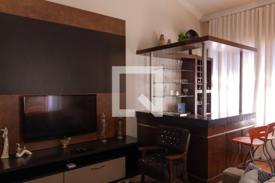 Sala de casa para alugar com 5 quartos, 291m² em Álvaro Camargos, Belo Horizonte