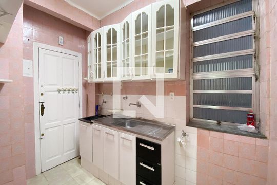 Cozinha de apartamento para alugar com 2 quartos, 65m² em Jardim Botânico, Rio de Janeiro